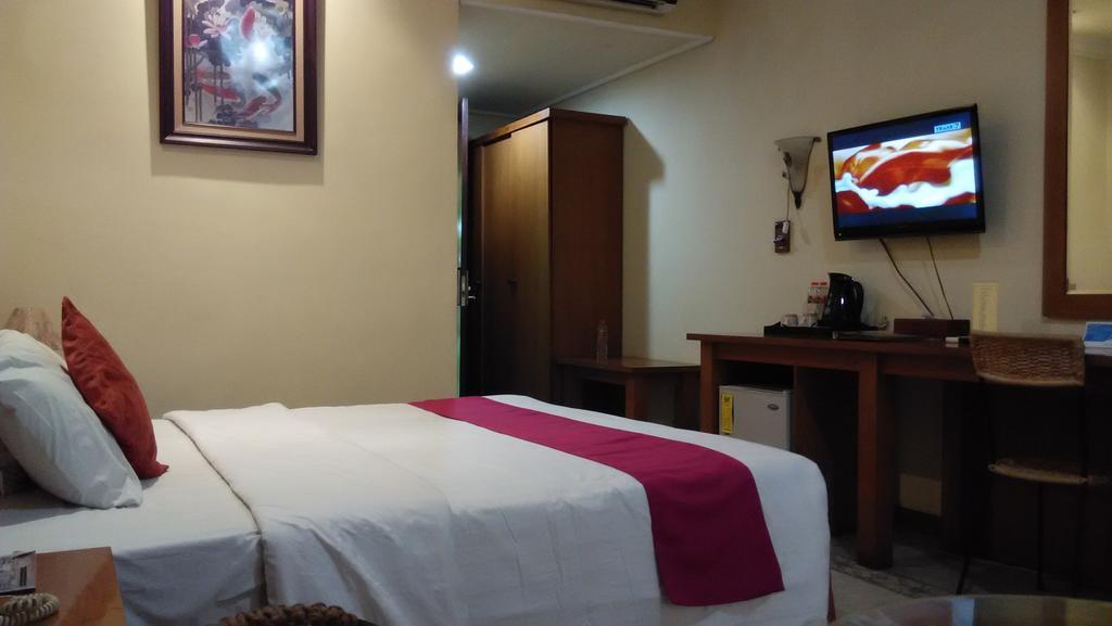 Lotus Garden Hotel Kediri  Zewnętrze zdjęcie