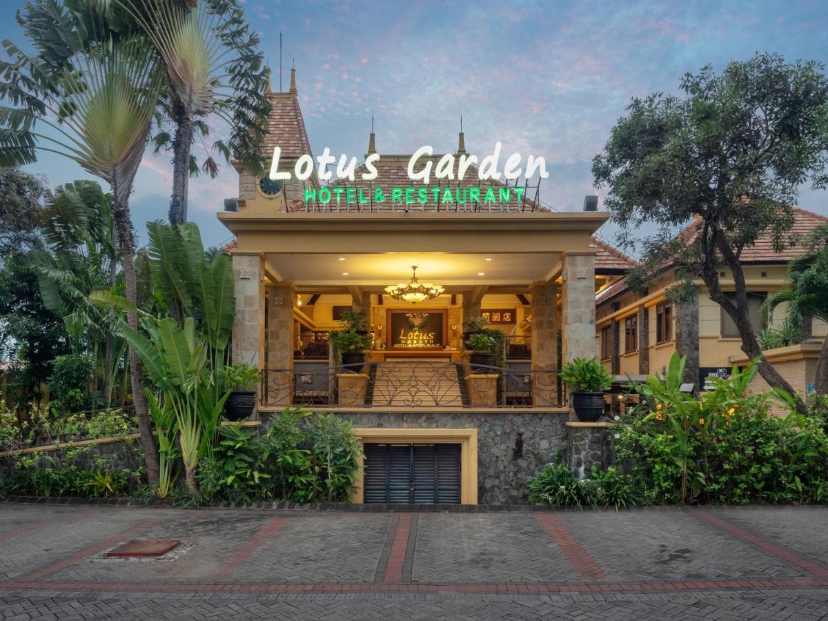 Lotus Garden Hotel Kediri  Zewnętrze zdjęcie
