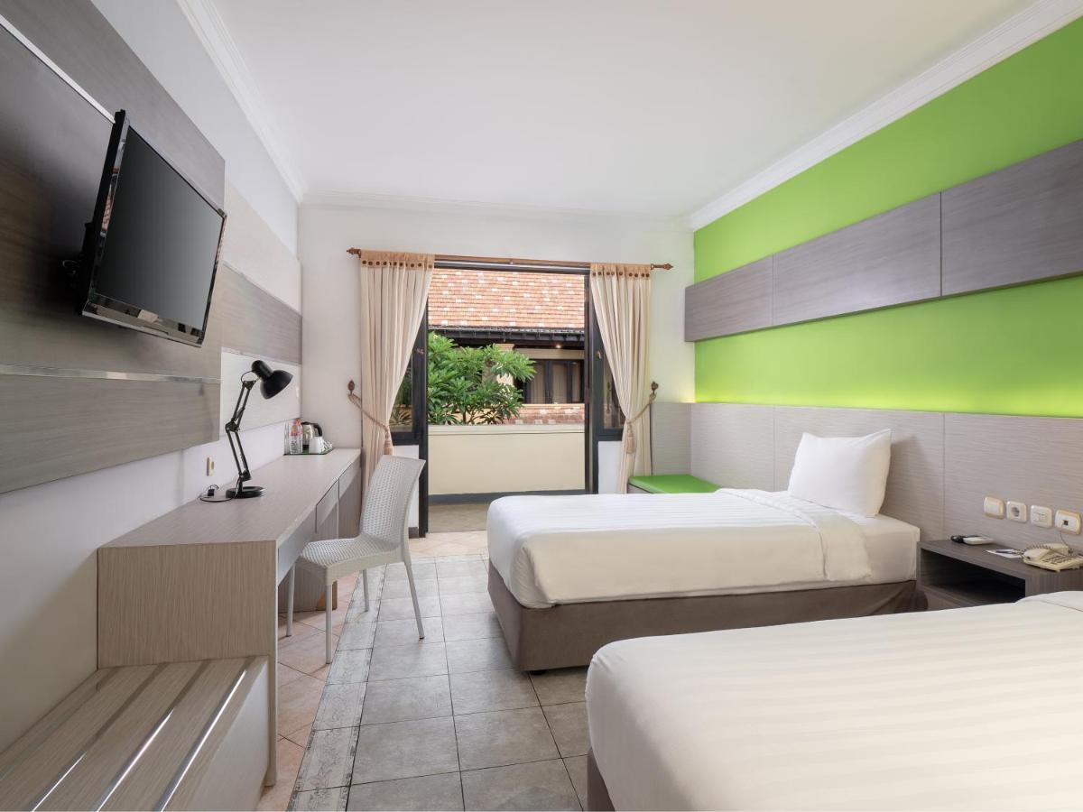 Lotus Garden Hotel Kediri  Zewnętrze zdjęcie