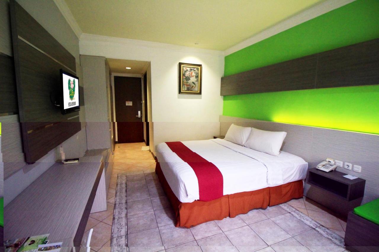 Lotus Garden Hotel Kediri  Zewnętrze zdjęcie