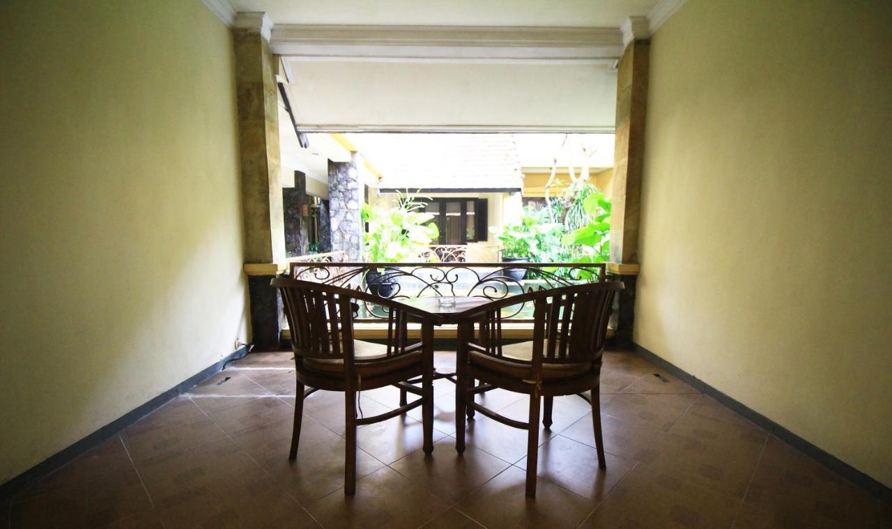 Lotus Garden Hotel Kediri  Zewnętrze zdjęcie