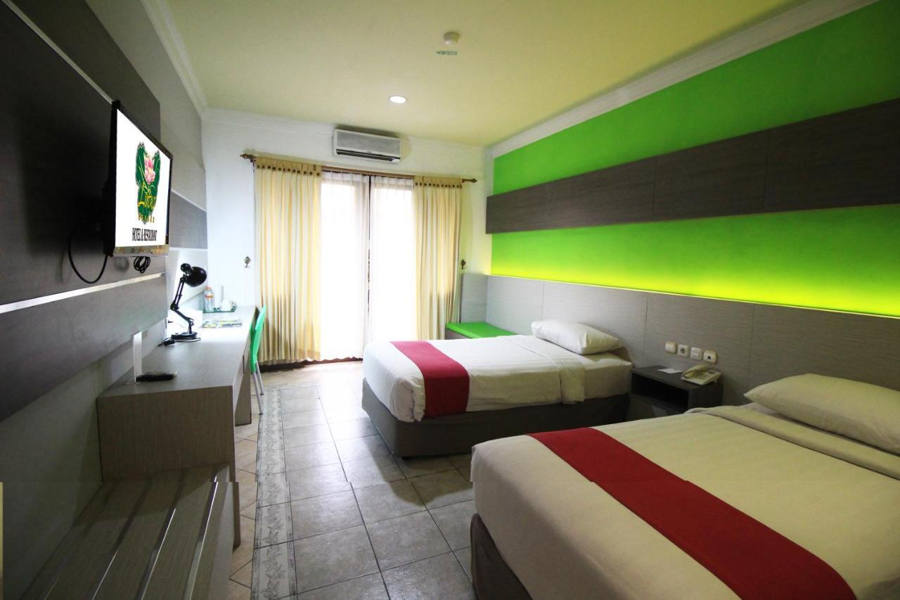 Lotus Garden Hotel Kediri  Zewnętrze zdjęcie