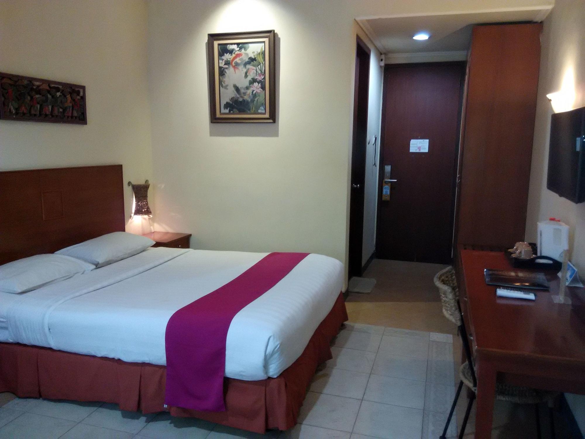 Lotus Garden Hotel Kediri  Zewnętrze zdjęcie