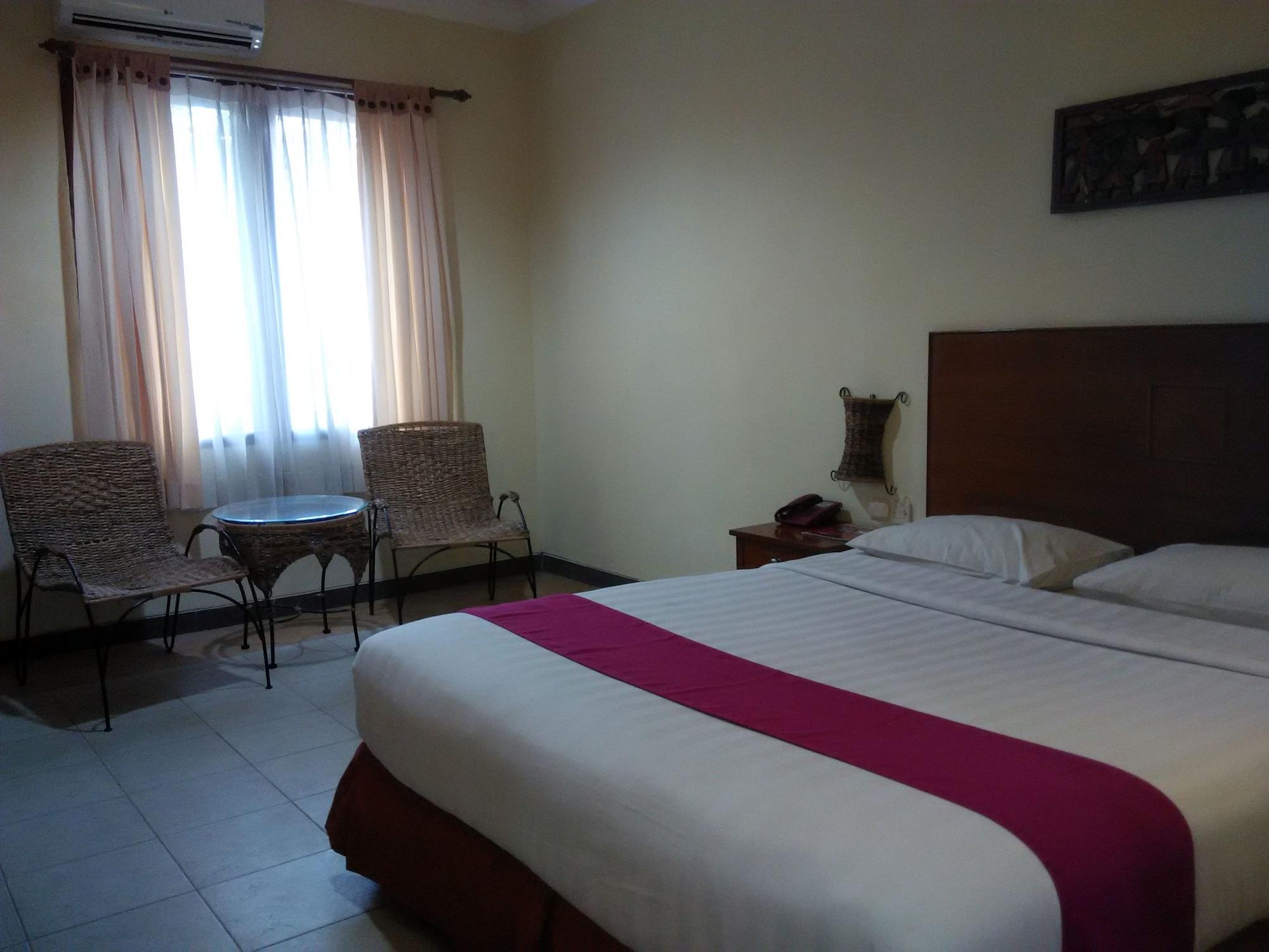 Lotus Garden Hotel Kediri  Zewnętrze zdjęcie