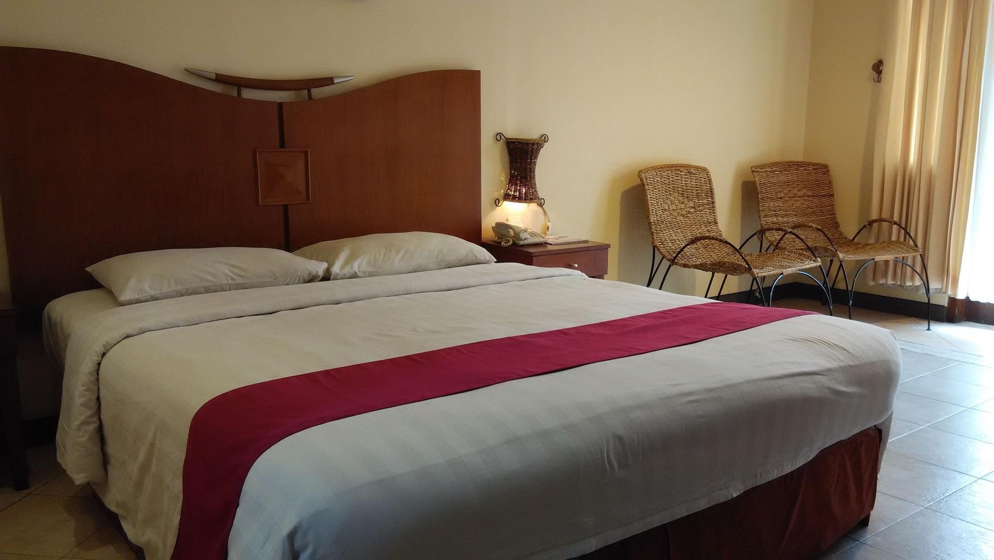 Lotus Garden Hotel Kediri  Zewnętrze zdjęcie