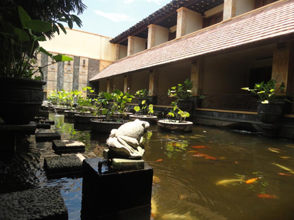 Lotus Garden Hotel Kediri  Zewnętrze zdjęcie