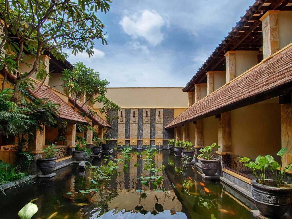 Lotus Garden Hotel Kediri  Zewnętrze zdjęcie