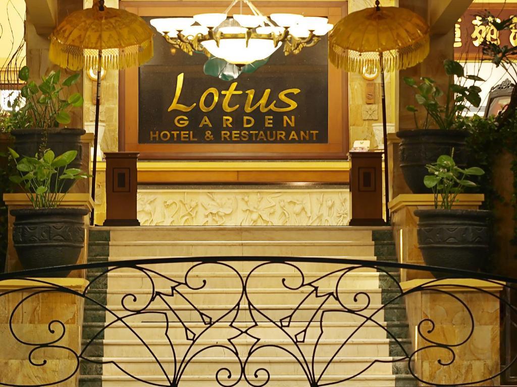 Lotus Garden Hotel Kediri  Zewnętrze zdjęcie